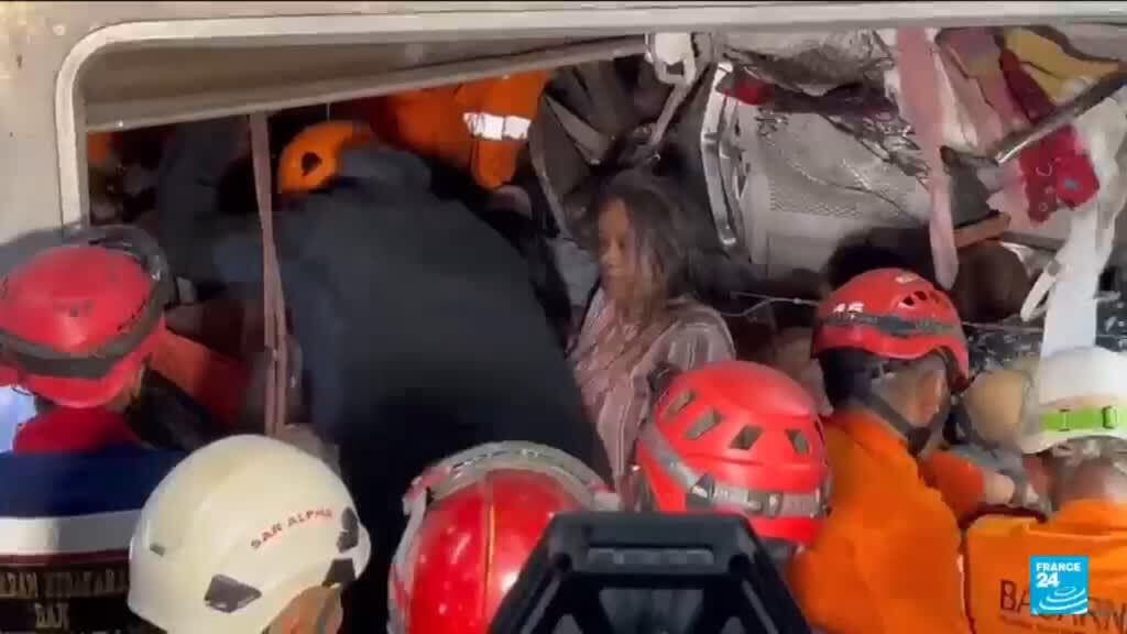 Train collision in Indonesia kills 14, injures dozens