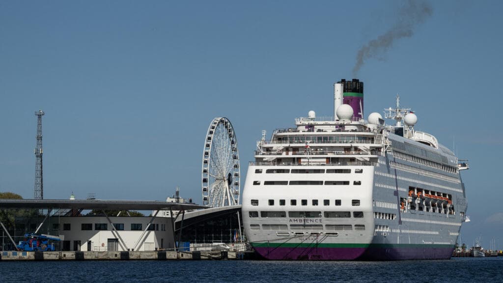 Over 1,700 Confined on Cruise Ship in Bordeaux Following Suspected Norovirus Death