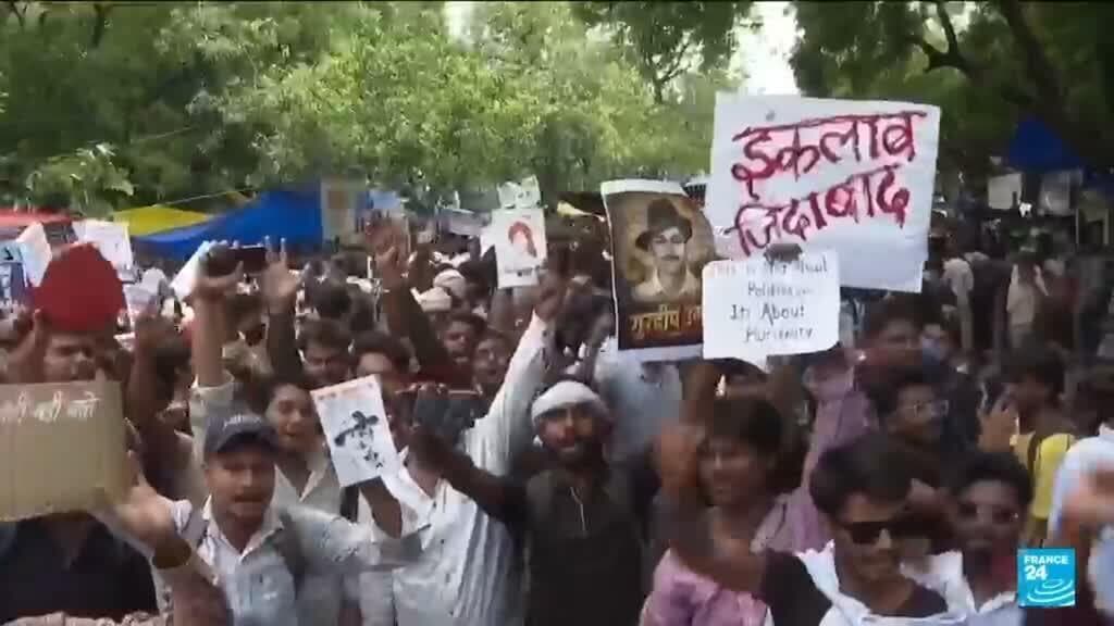 India Prolongs Internet Shutdown Amid Ongoing Youth Protests in New Delhi
