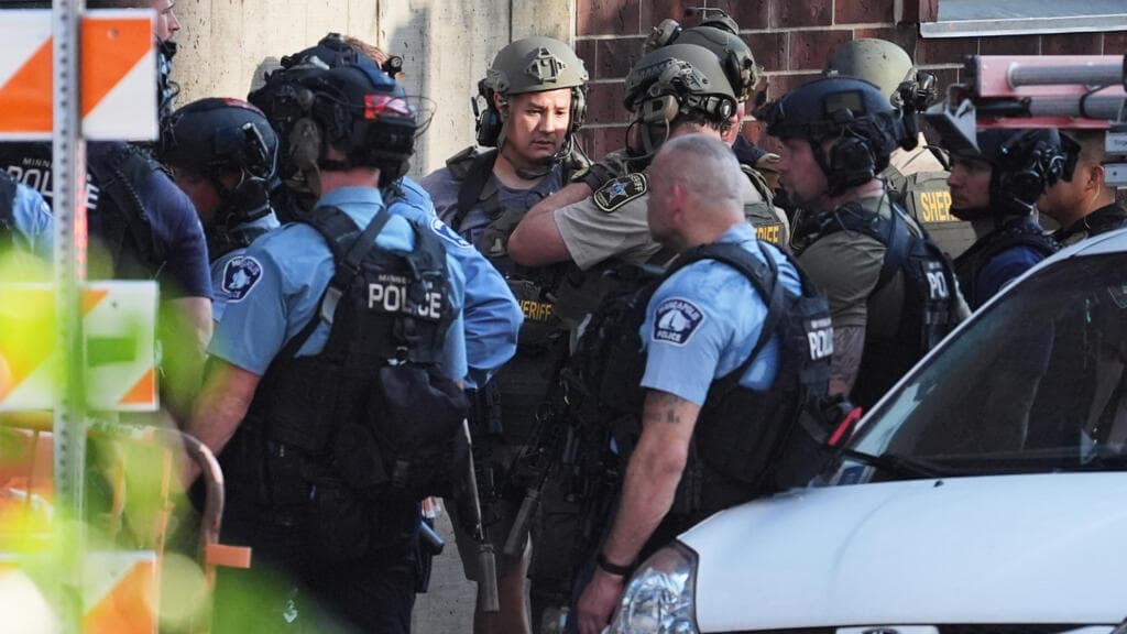 Shooting at Oregon Elementary School Leaves Two Hospitalized, Gunman Dead