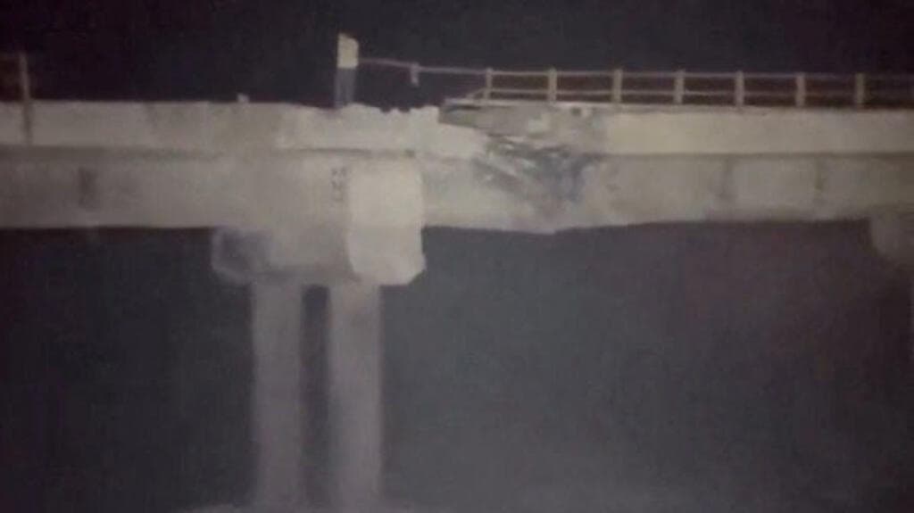 US Airstrikes Target Airport, Bridges, and Railway Station in Southern Iran