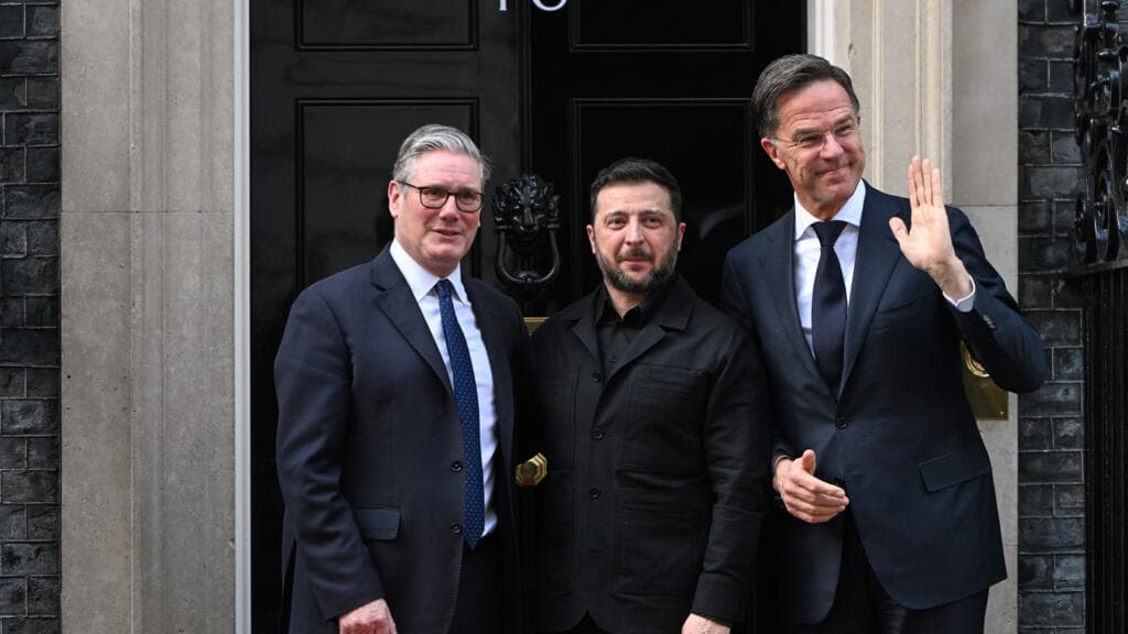 Starmer tells Zelensky focus must remain on Ukraine despite war in Iran