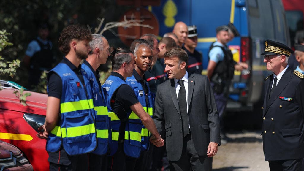 Macron Promises Replanting of Fontainebleau Forest Following Wildfires