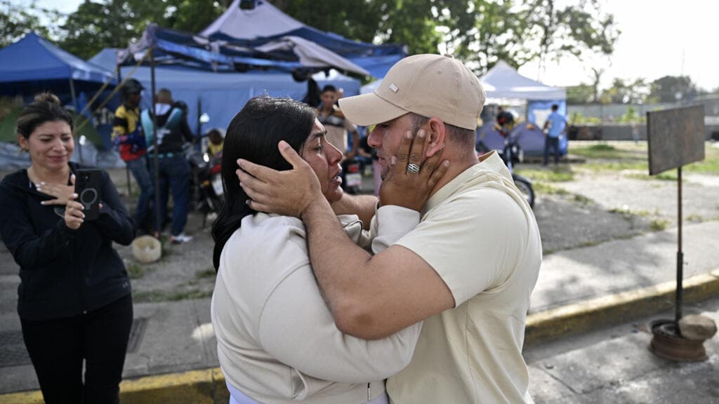 Venezuela Releases 131 Political Prisoners, Families Reunited