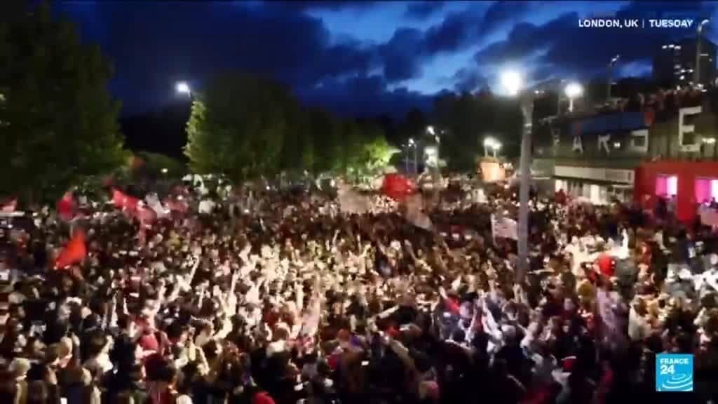 Arsenal Fans Celebrate Premier League Title Victory in North London