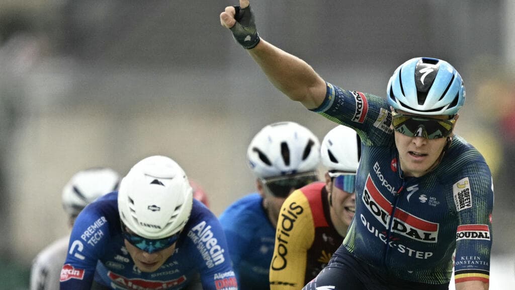 Merlier Claims Third Stage Victory at Tour de France, Pogacar Retains Yellow Jersey