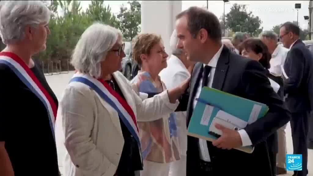 French Prime Minister Pledges Support for Villages Affected by Wildfires