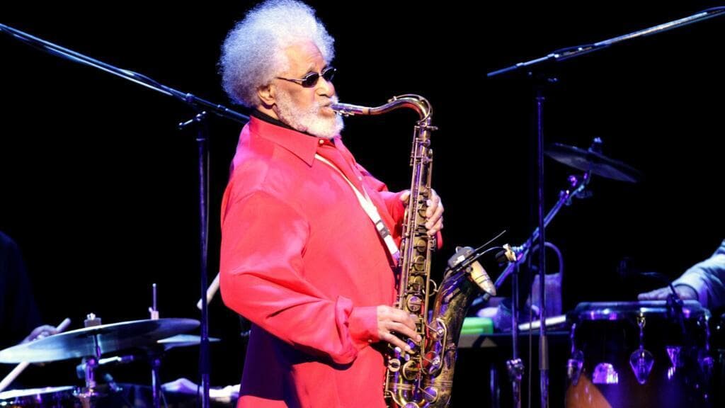 Sonny Rollins, influential jazz saxophonist known as 'Saxophone Colossus,' dies at 95