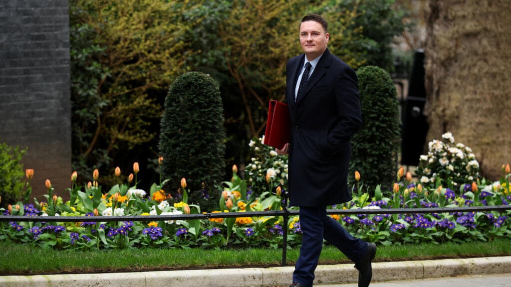 Britain hit by ‘unprecedented’ meningitis outbreak, two students dead