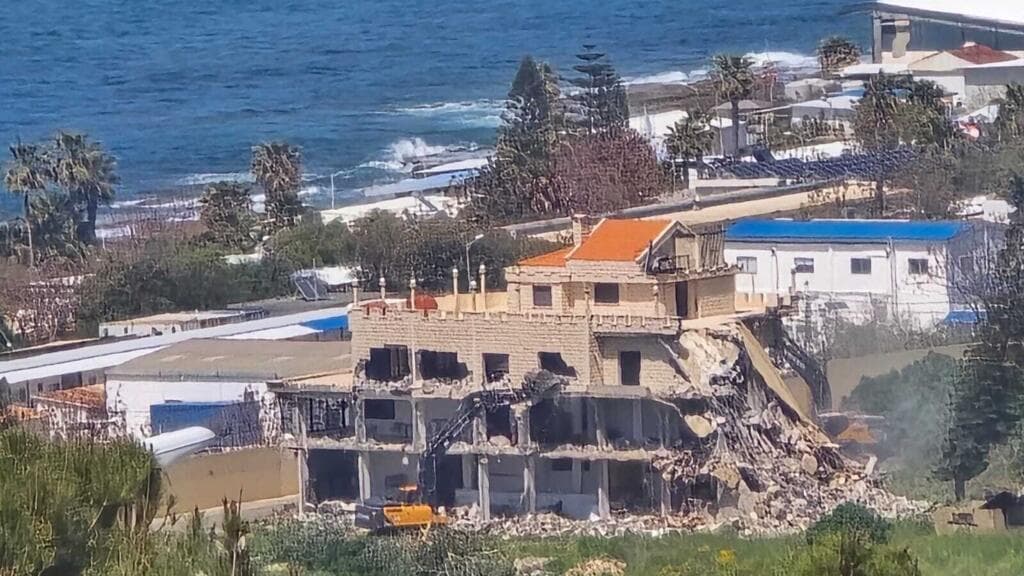 'Israel destroyed houses, roads, even trees': People return to destruction in southern Lebanon