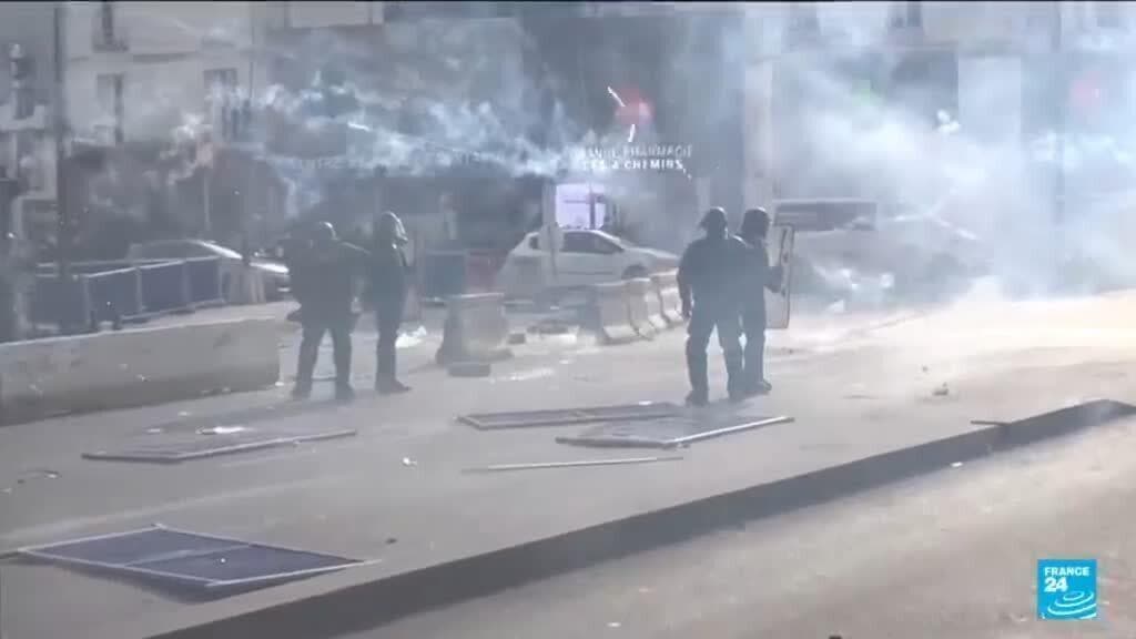 Clashes Erupt Between Students and Police Amid School Protests in France