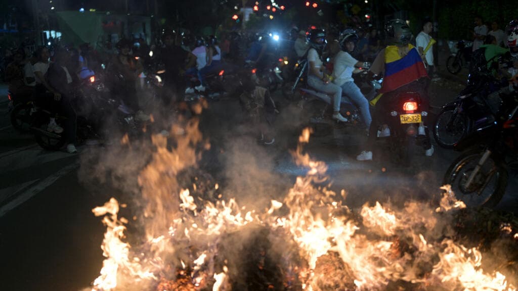 Protests Erupt in Colombia Amid Far-Right Candidate's Election Lead