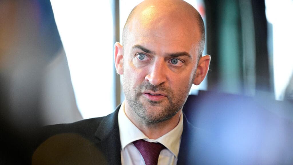 France's FM to visit Lebanon in show of 'support and solidarity' amid Middle East war