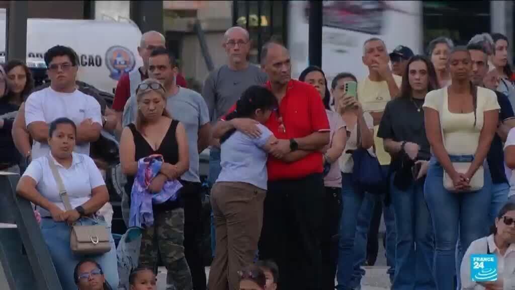 Venezuela Commemorates Thousands of Earthquake Victims One Month Later