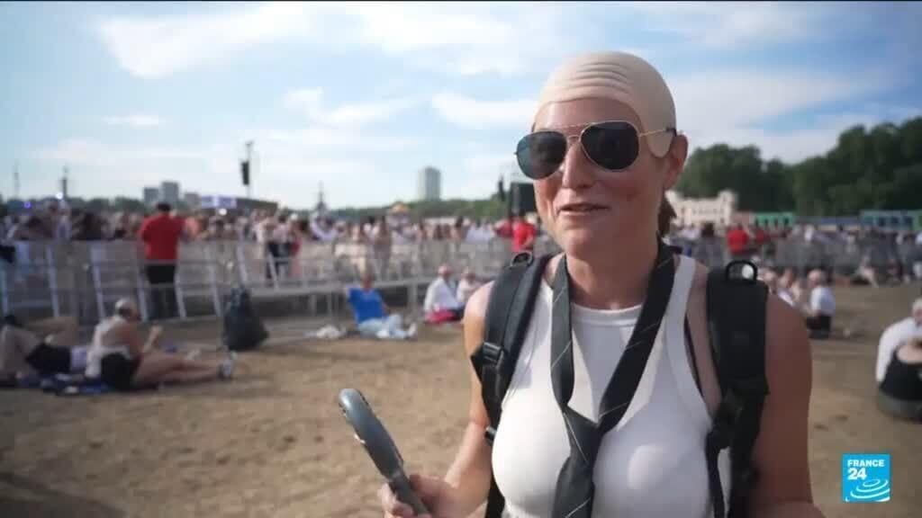 Pitbull Achieves Guinness World Record for Largest Bald Cap Gathering in London