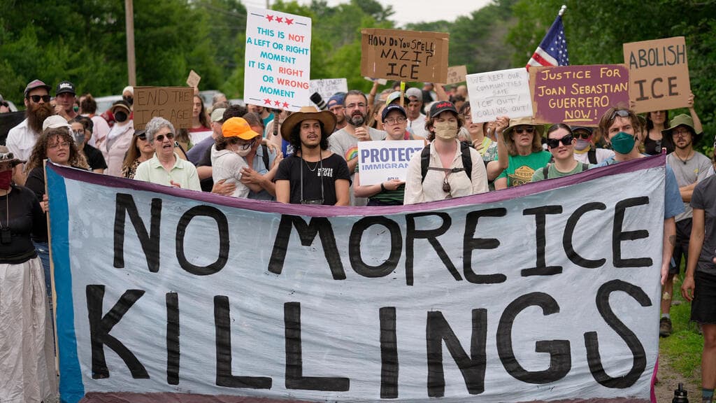 Trump Advocates for Continued ICE Traffic Stops Despite New Suspension
