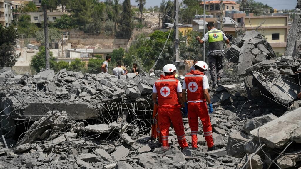 Israeli Airstrikes in Southern Lebanon Result in 11 Deaths, Hezbollah Vows Retaliation