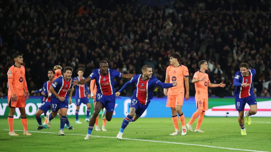 PSG Defeats Barcelona, Ending Their Winning Streak; Liverpool Tops Villarreal