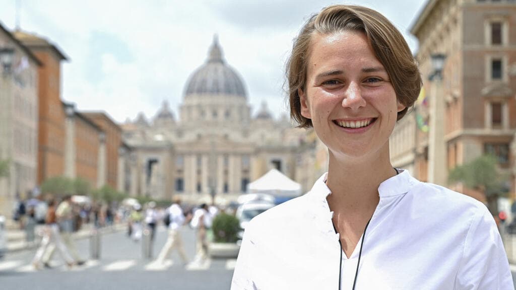 Catholic Influencers in France Engage New Followers Through Social Media
