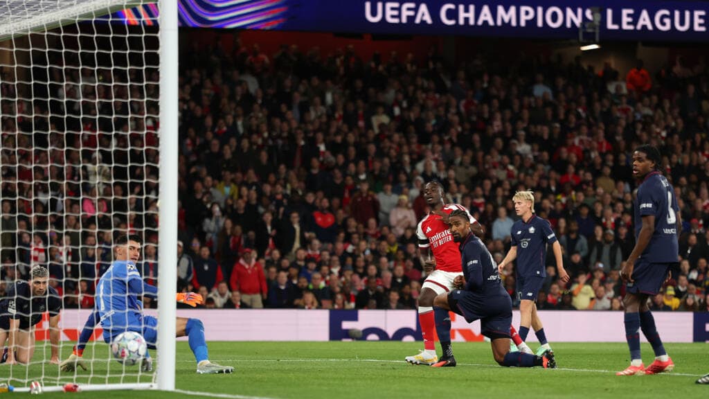 Arsenal Defeats Lille 3-0; Atletico Madrid Tops Manchester United 2-0