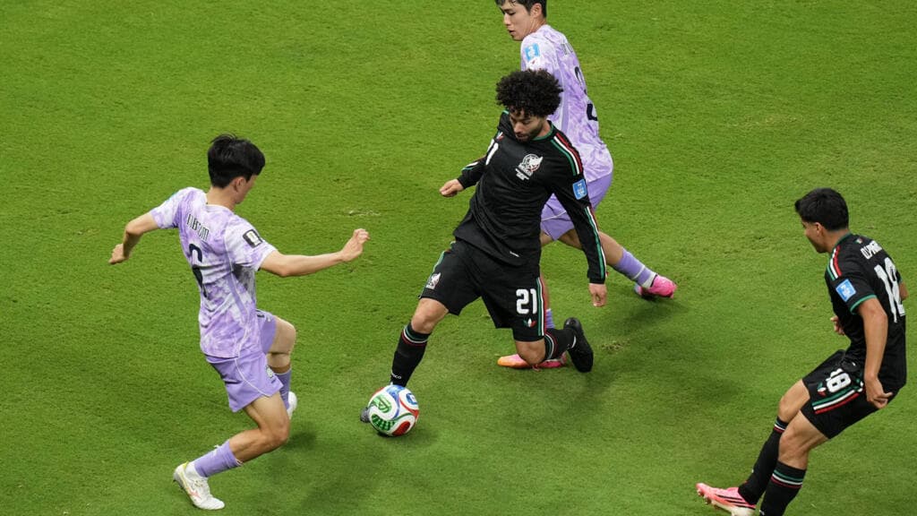 Mexico Advances to World Cup Knockout Stage After Defeating South Korea