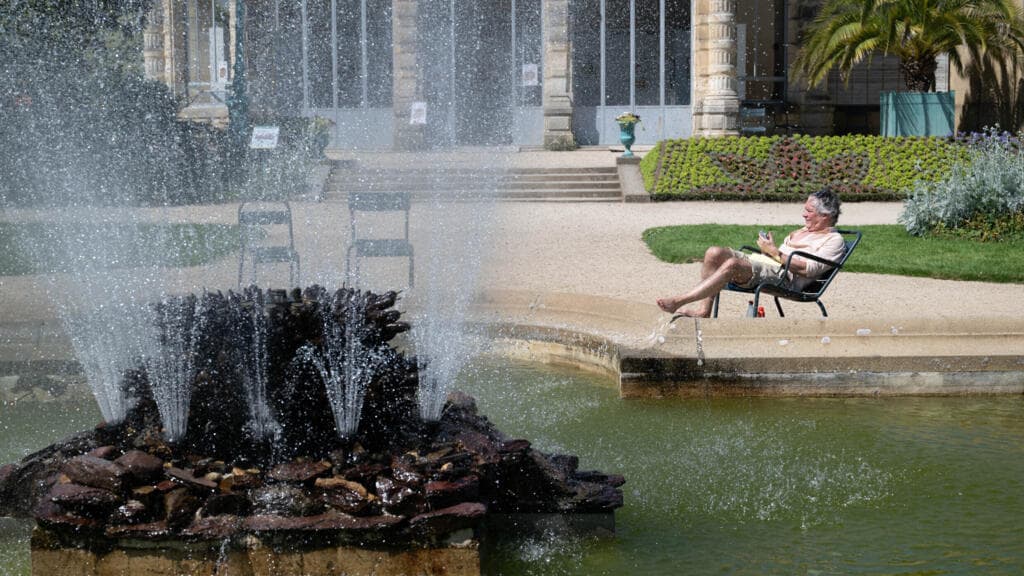 Western Europe Experiences Unseasonably Early Heatwave