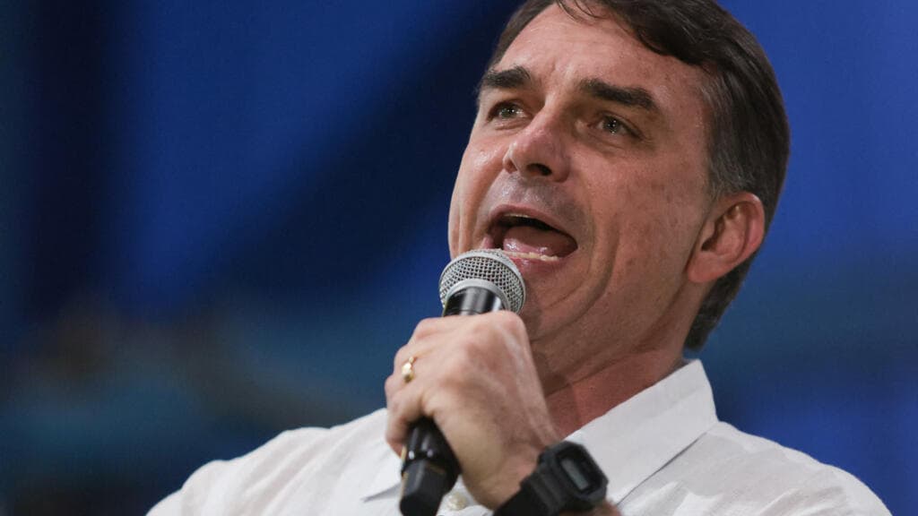 Brazil's Presidential Race Intensifies as Lula and Bolsonaro Hold Rival Rallies