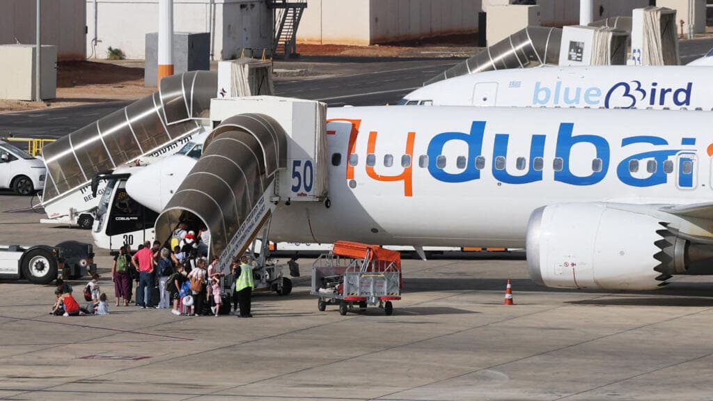 Omani Co-Pilot of Flydubai Flight Banned from Flying for Extremist Views