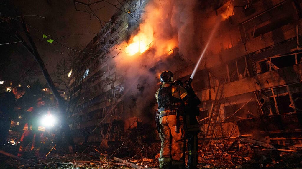 Russian Missile Strikes Kyiv Power Plant, Causing Casualties and Damage
