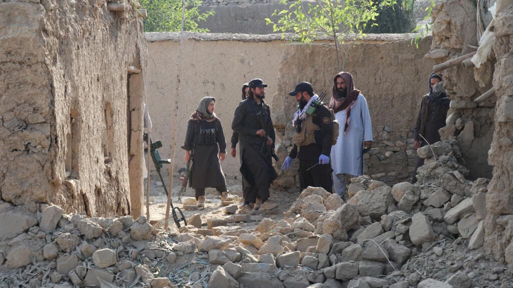 Pakistan Conducts Air Strikes in Afghanistan, Taliban Claims Civilian Casualties
