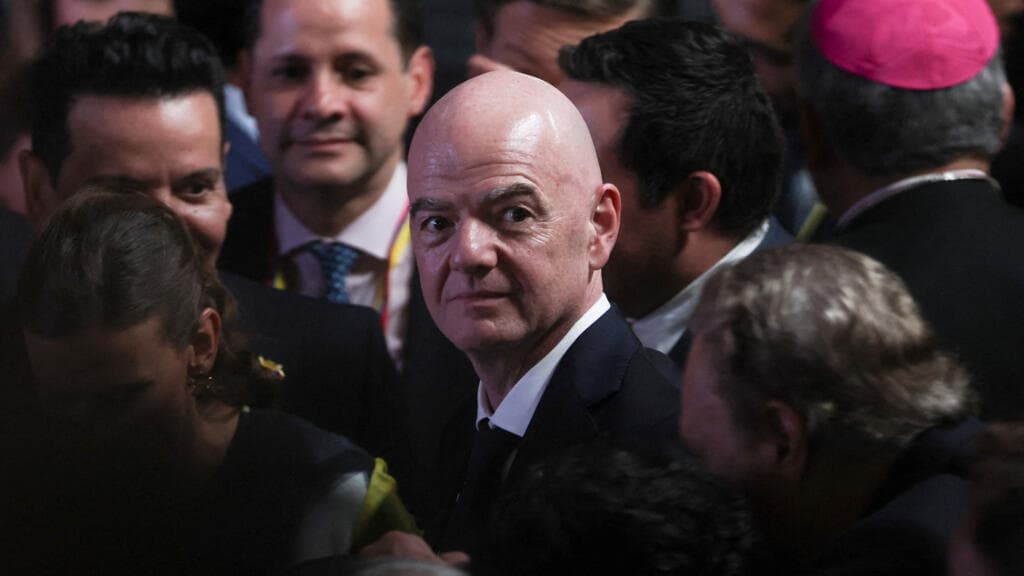 FIFA COO Kevin Lamour resigns after criticizing Infantino's investor plan