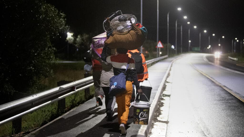 Hundreds of Foreigners Seek Shelter as Anti-Migrant Mobs Target Homes in South Africa