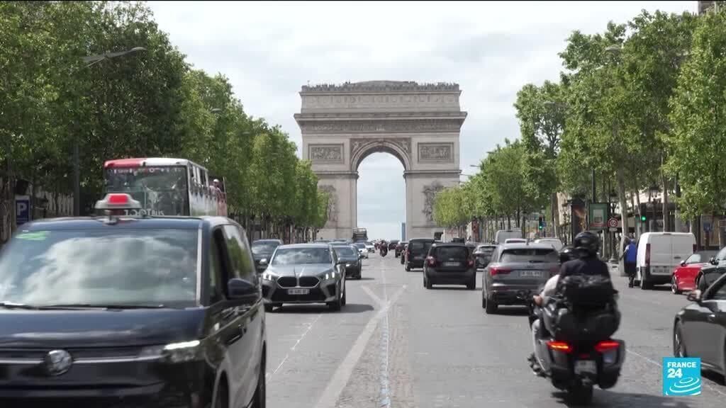 Explore Paris with Custom Tours Tailored to Individual Interests