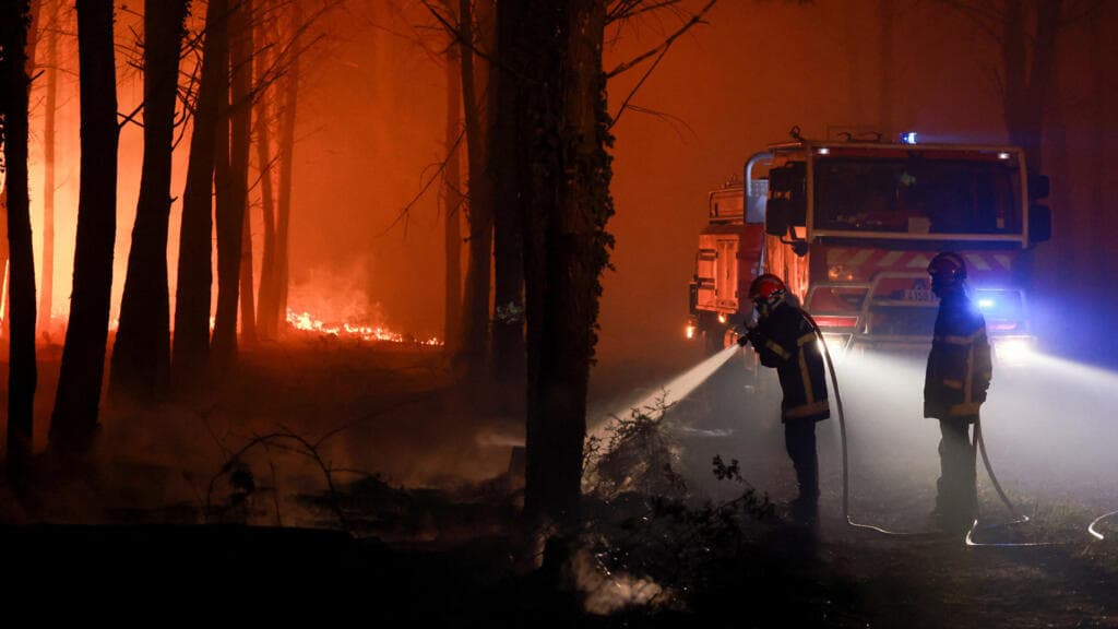 France Evacuates Hundreds as Wildfire Threatens Landes Region