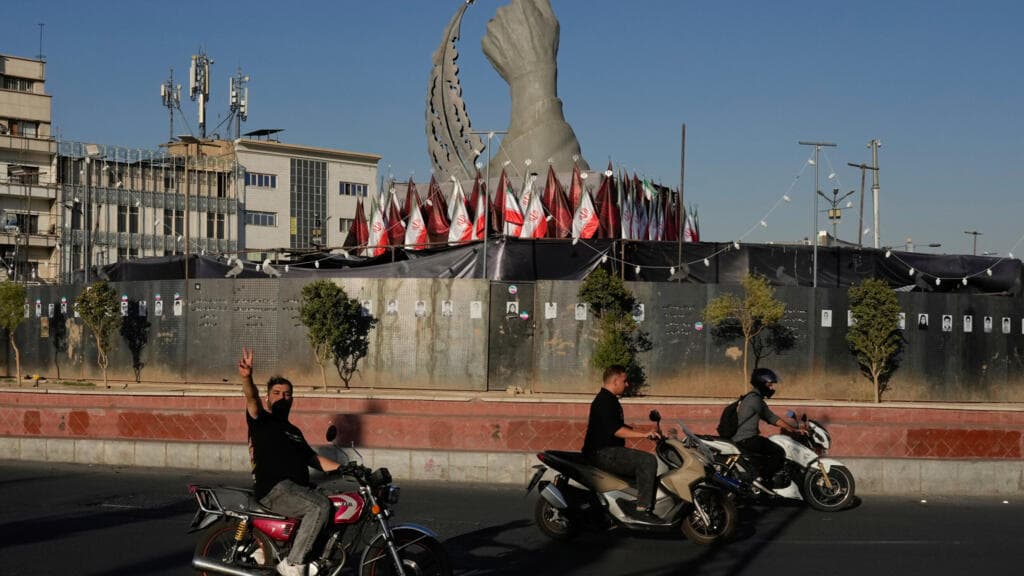 Iran Shuts Down French Language Centre in Tehran Over Allegations of Illegal Activities