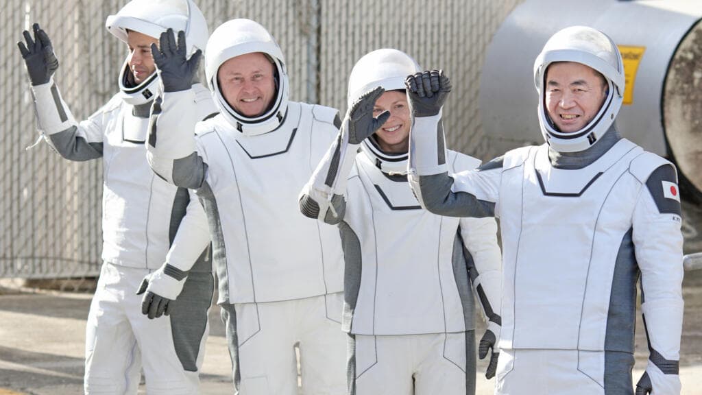 NASA conducts first-ever medical evacuation from space station