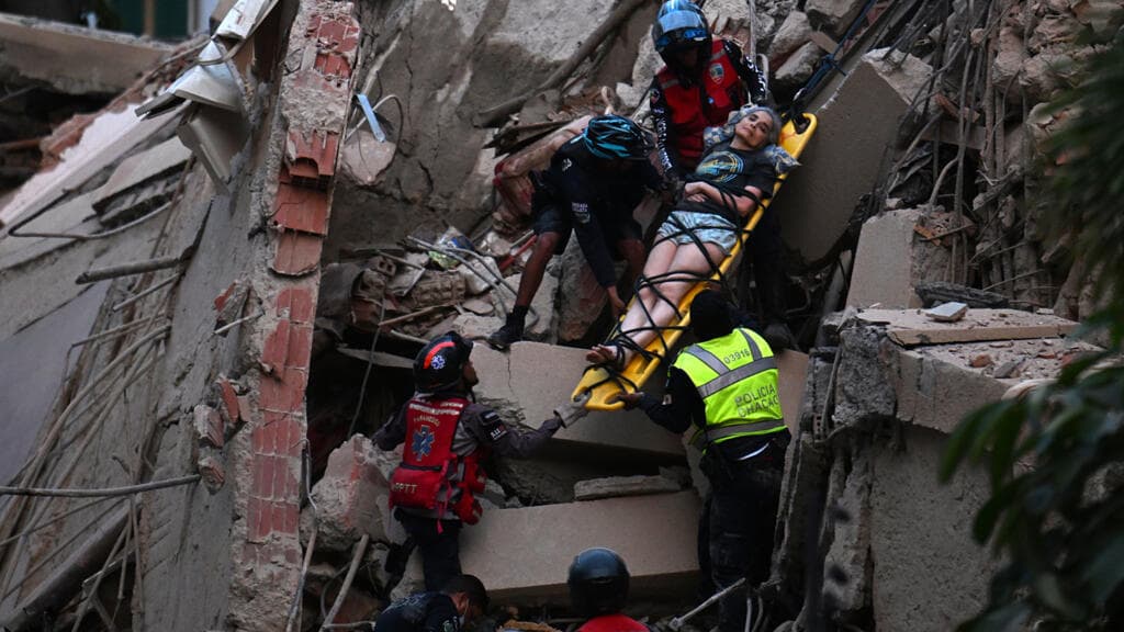 Venezuela Experiences Two Strong Earthquakes, Causing Building Collapses in Caracas