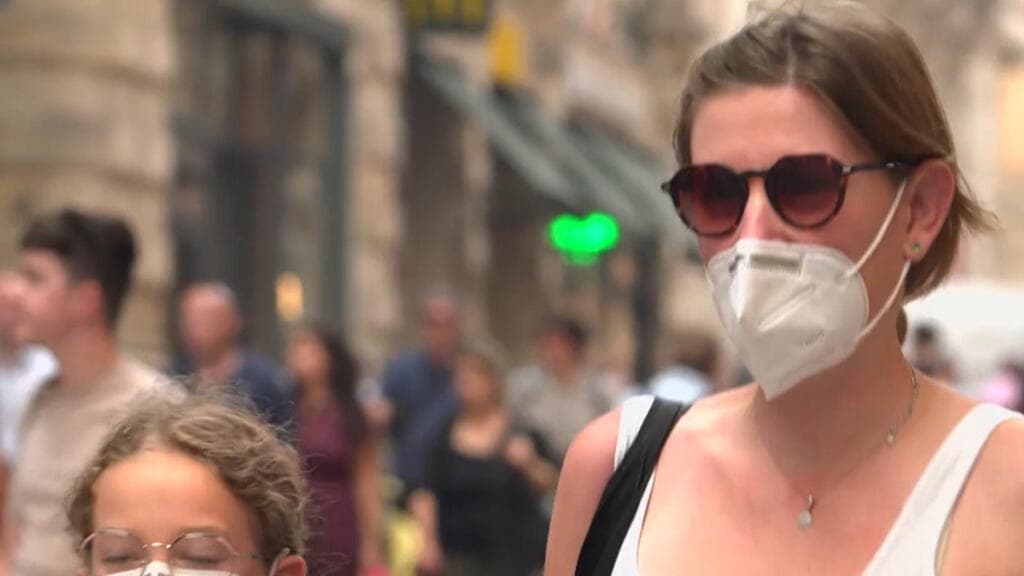 Face Masks Reintroduced in Southwestern France Due to Wildfire Smoke