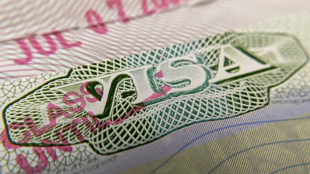 US Judge Overturns Trump's Visa Ban for Nationals of 75 Countries