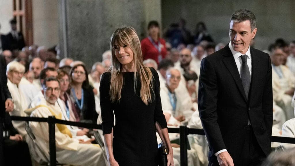 Spanish Prime Minister Faces Increased Pressure Amid Political Scandals