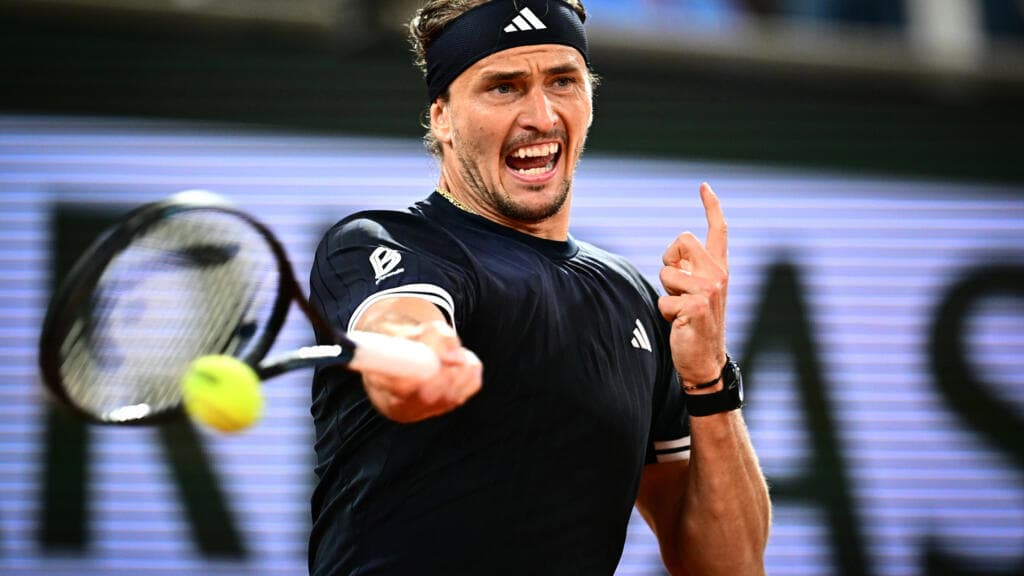 Zverev Advances to French Open Semi-Finals; Mensik Defeats Fonseca