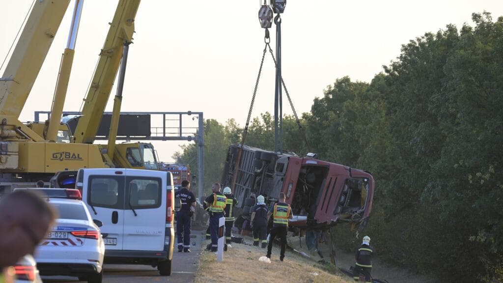 Bus Registered in Poland Crashes on Hungarian Highway, Resulting in 12 Fatalities