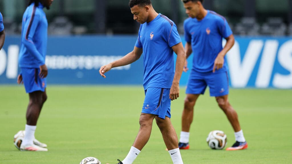 France and England Compete for Third Place in World Cup After Semi-Final Losses