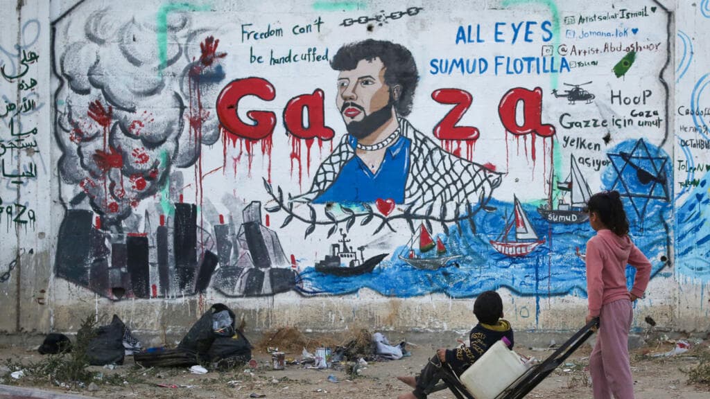 France criticizes Israel for deporting 37 French nationals from Gaza flotilla
