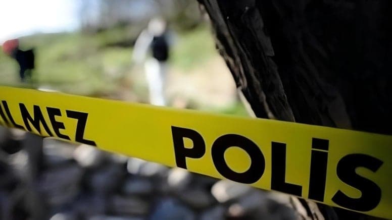 Polis aracı otomobille çarpıştı! 3 kişi yaralandı