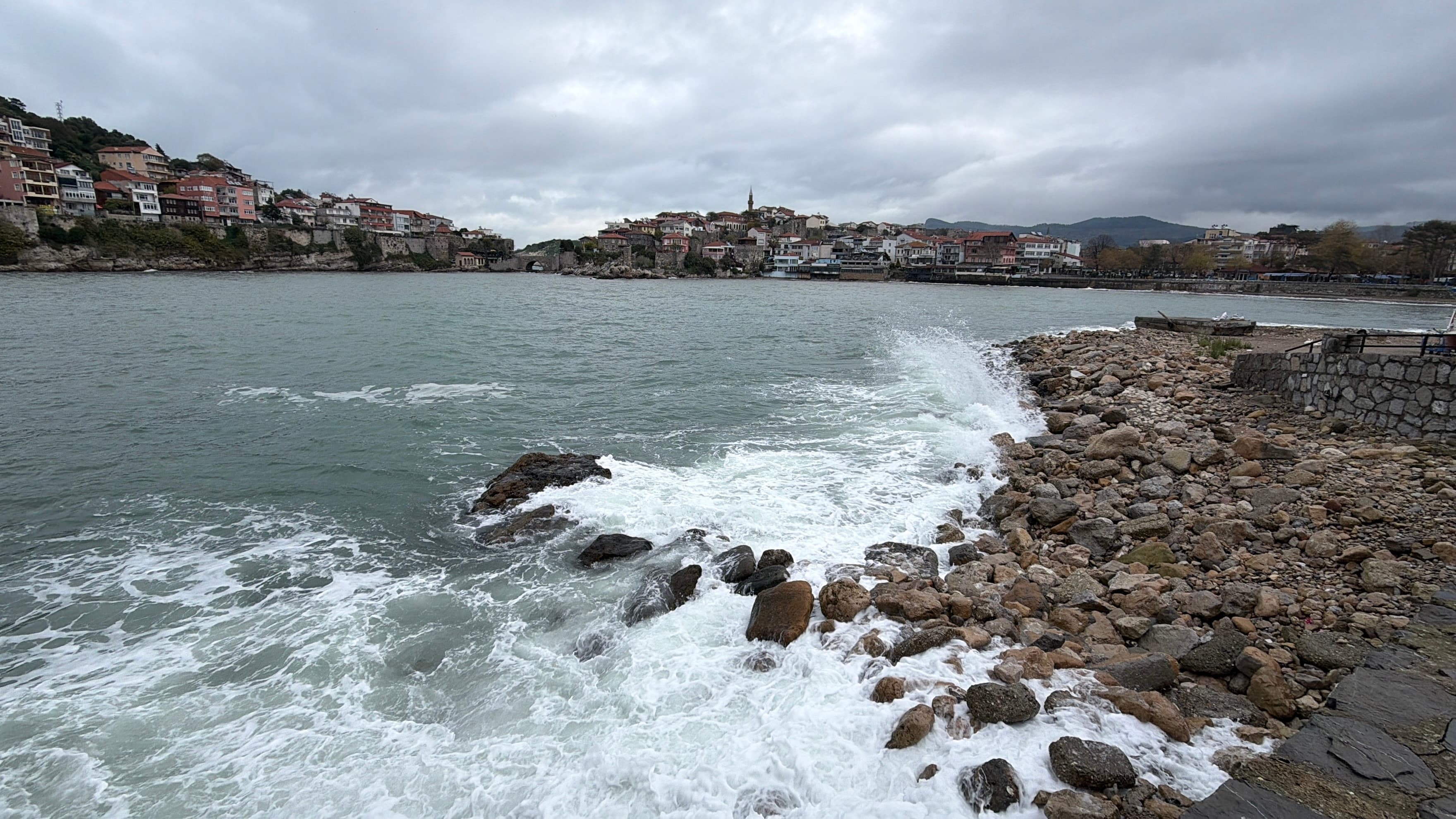 Teleferik ve vapur seferlerine hava muhalefeti engeli