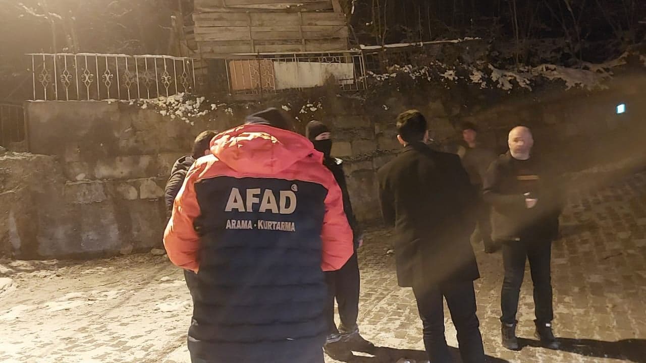 Kaybolan 3 lise öğrencisini AFAD buldu