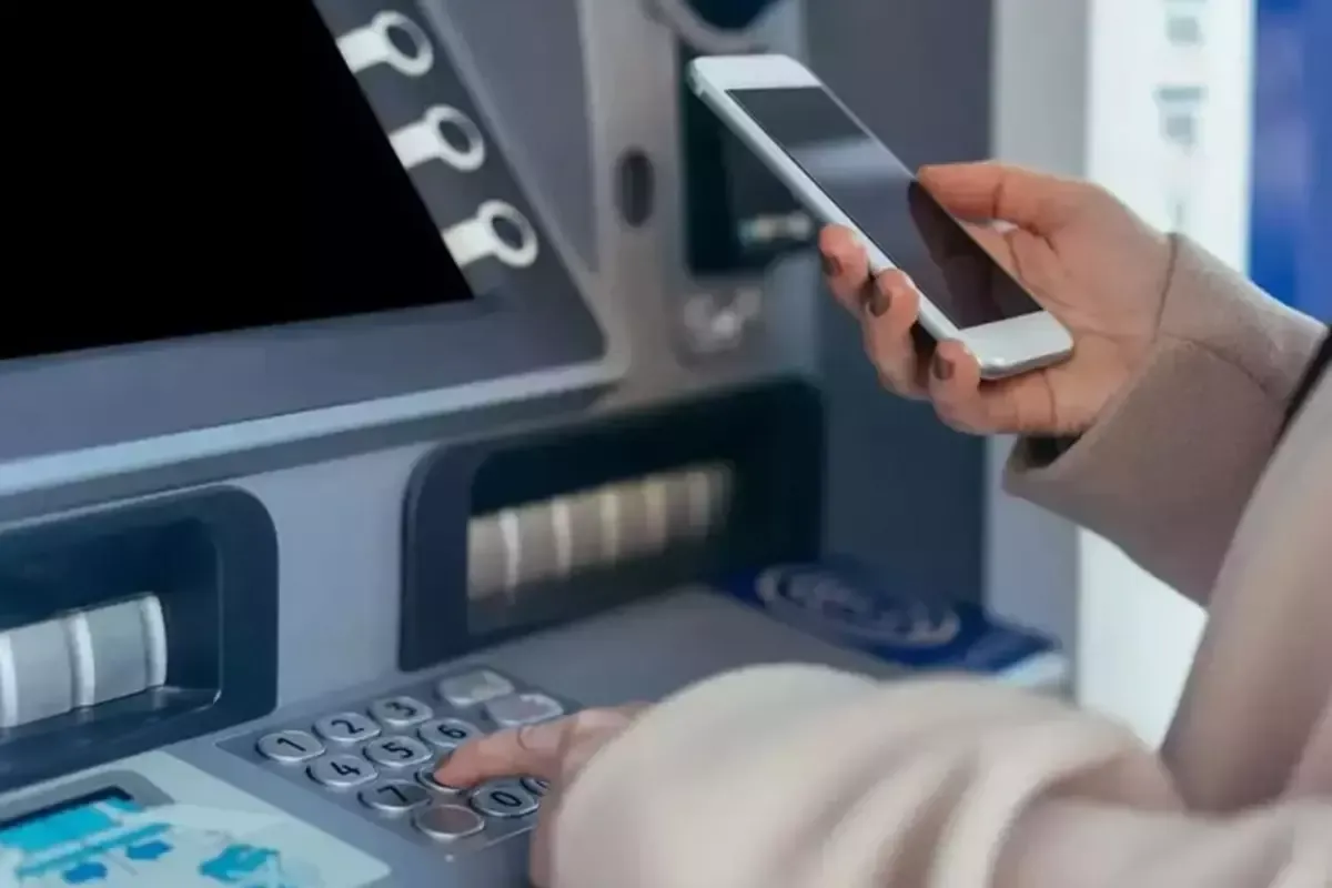 Banka devinden 'cüzdanınızdaki o parayı harcamayın' çağrısı