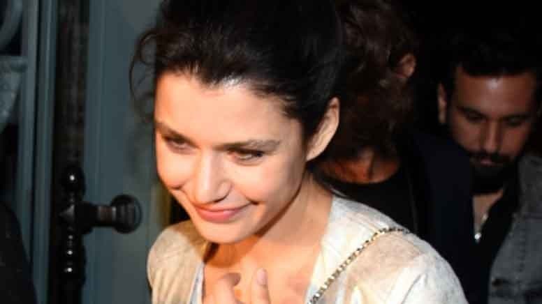 Beren Saat müzik dünyasına adım attı