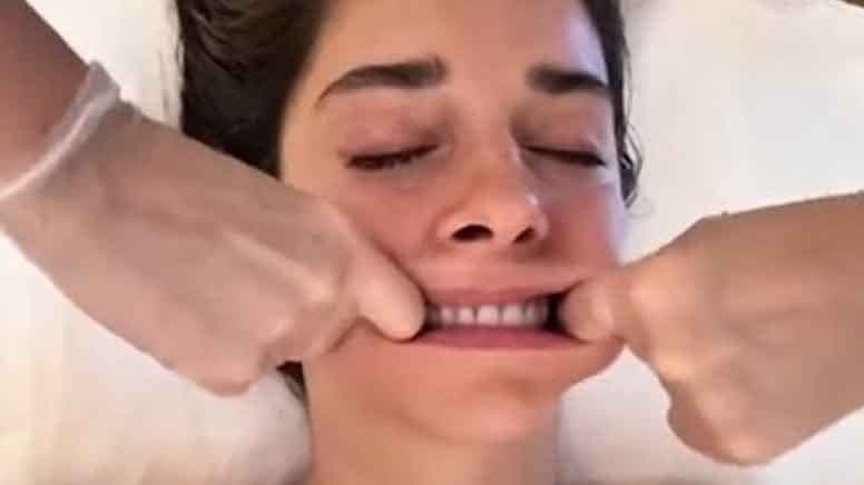 Oyuncu Elvin Levinler ağzının içine masaj yaptırdı